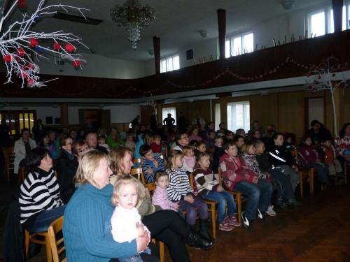 Sál by celkem zaplněný